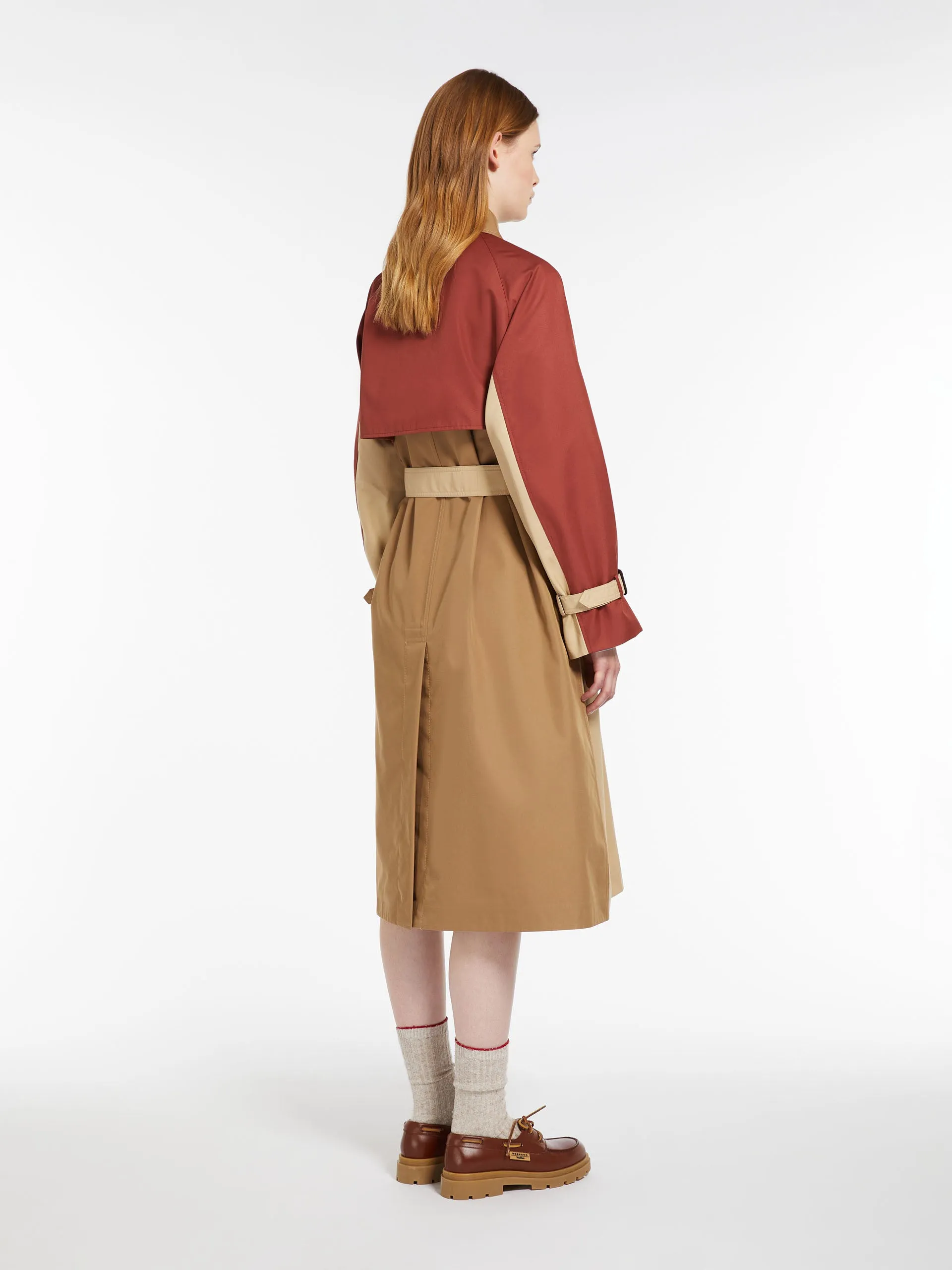 Reversible water-repellent fabric trench coat
